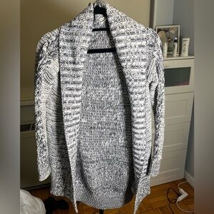 GAP Women's Navy Blue and White Knit Cardigan